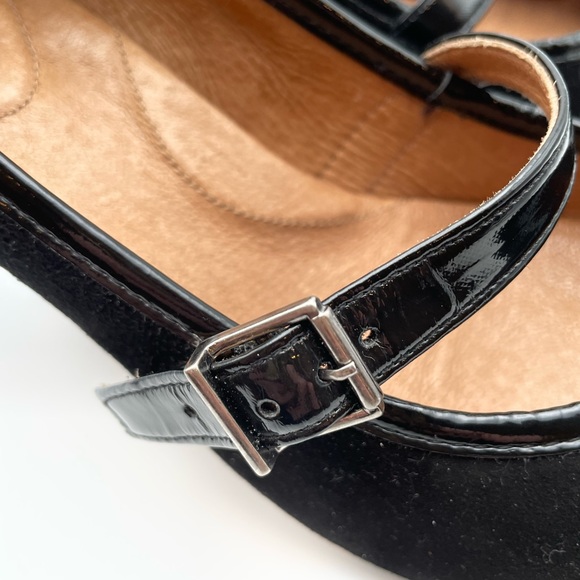 Black Suede Mary Jane Heels. Size 8. - Picture 7 of 8